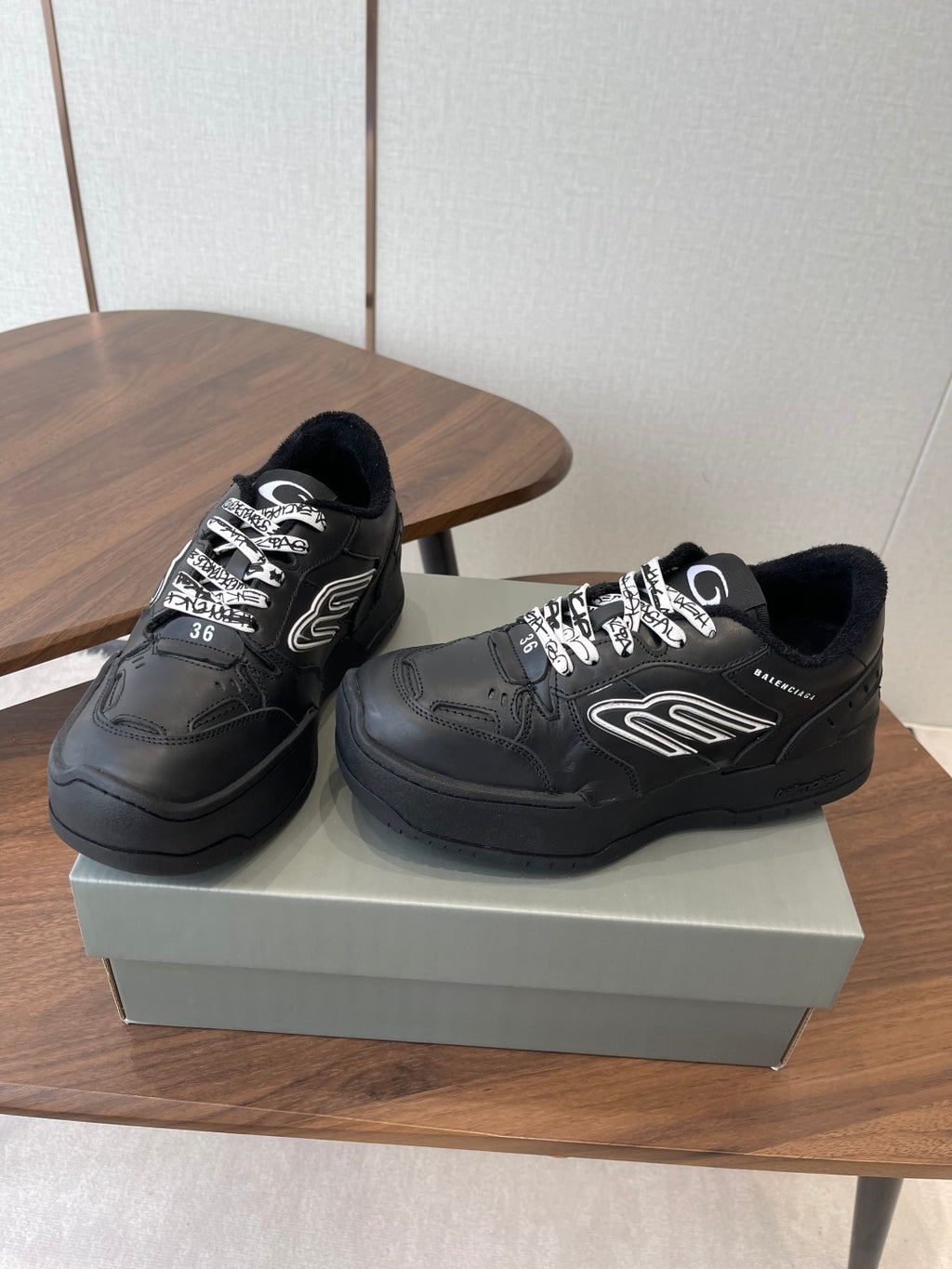Balenciaga Black & Brown Sneakers EU 35-39 - detail image 3