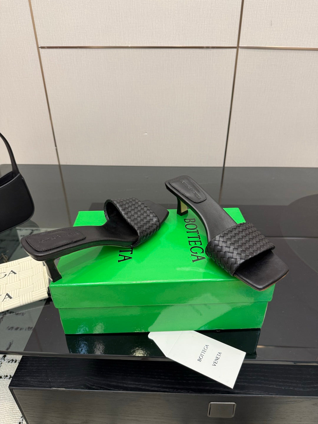 Bottega Veneta Black & Green Designer Shoes EU 35-39 Edition 5 - detail image 5