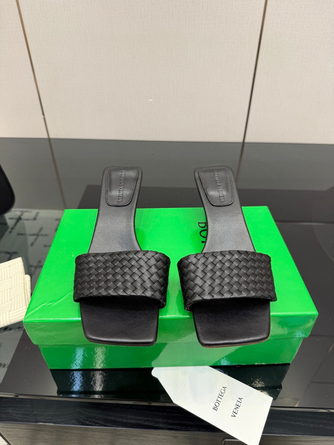 Bottega Veneta Black & Green Designer Shoes EU 35-39 Edition 5