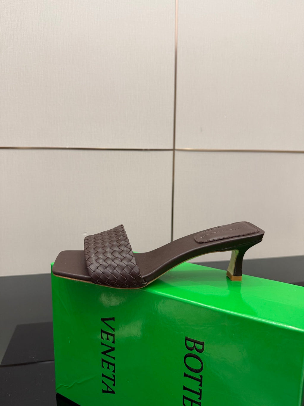 Bottega Veneta Black & Green Designer Shoes EU 35-39 Edition 4 - detail image 7