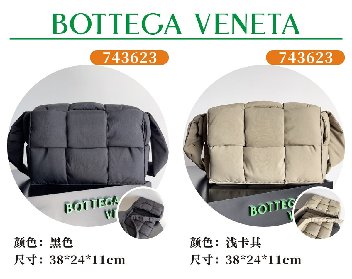 Bottega Veneta Black Designer Handbag Edition 105