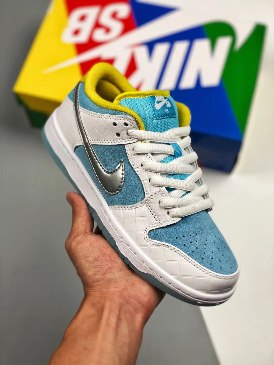 Nike SB Dunk Lagoon Pulse