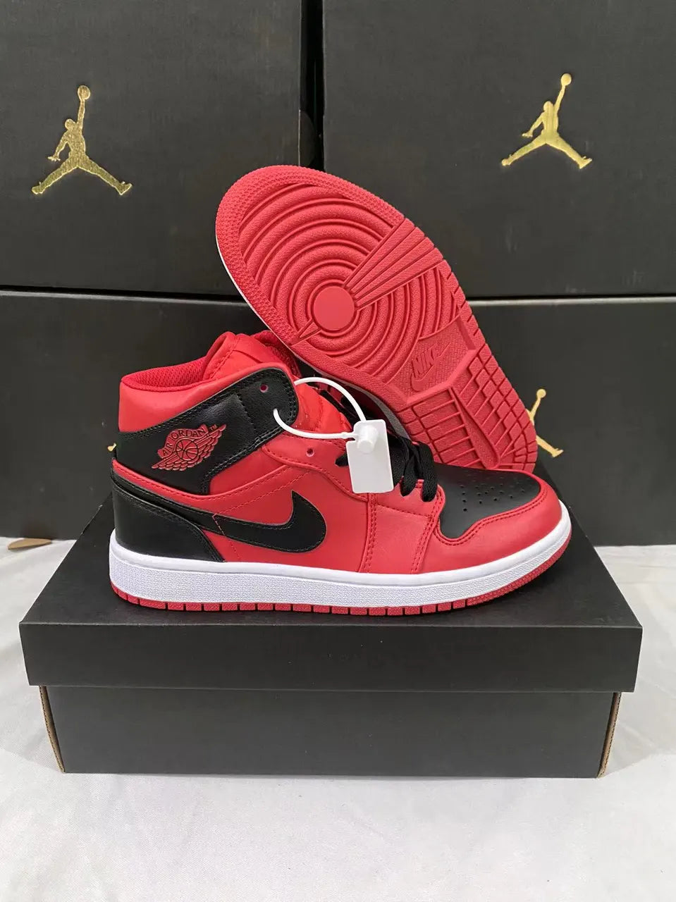 Air Jordan 1 Mid Red Black - Hình 3