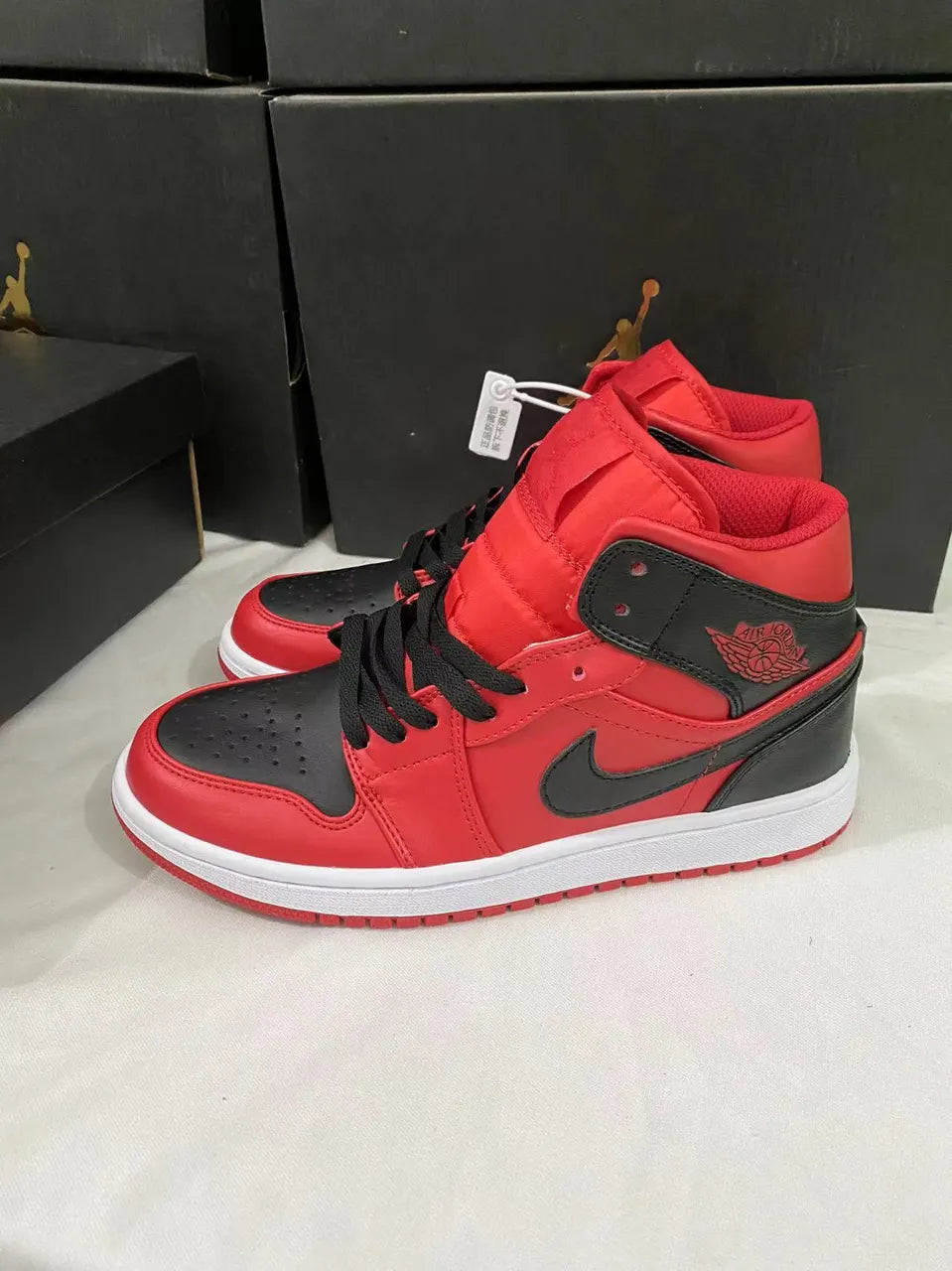 Air Jordan 1 Mid Red Black - Hình 2
