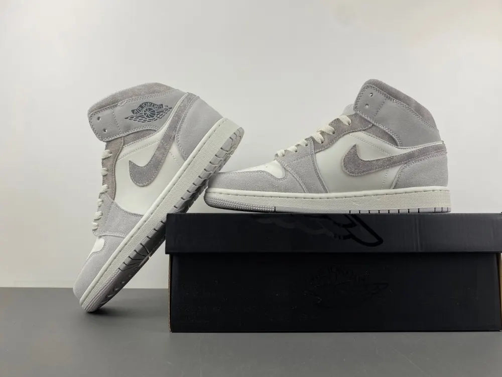 Air Jordan 1 Grey White