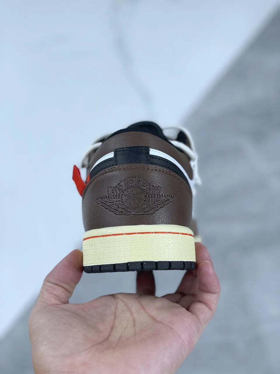 Jordan 1 Low Brown JOKING - Hình 2
