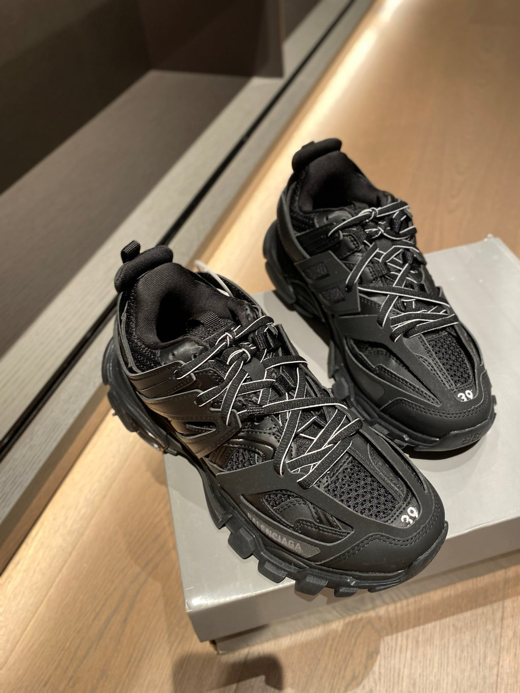 Balenciaga Black Designer Shoes Edition 6 - detail image 3