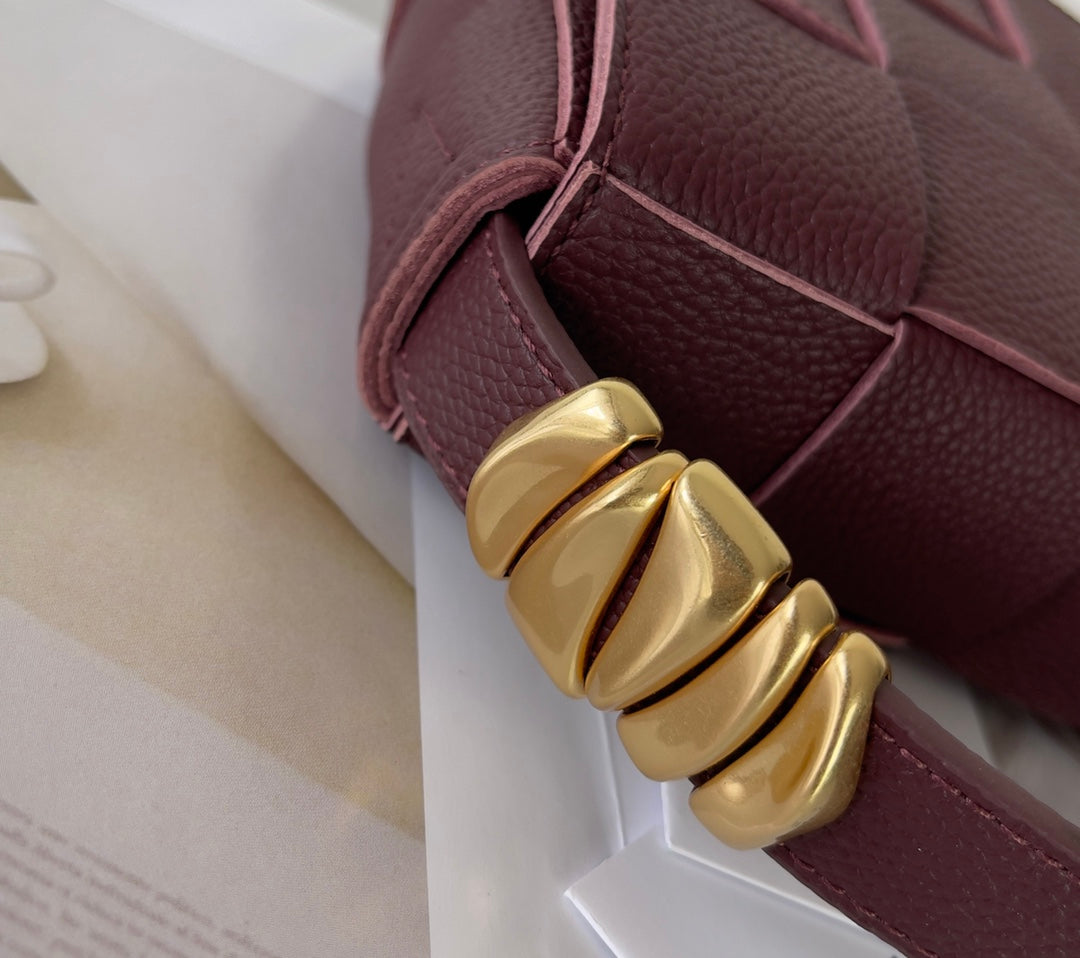 Bottega Veneta 23X15X5 Red Designer Handbag - detail image 5