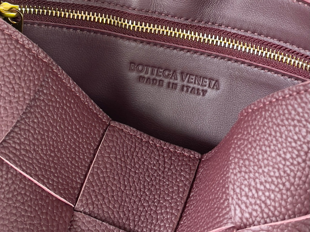 Bottega Veneta 23X15X5 Red Designer Handbag - detail image 7