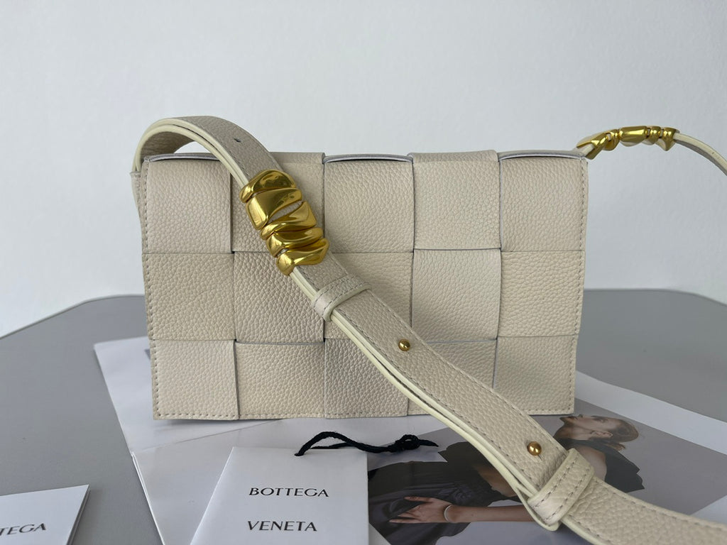 Bottega Veneta 23X15X5 Gray Designer Handbag