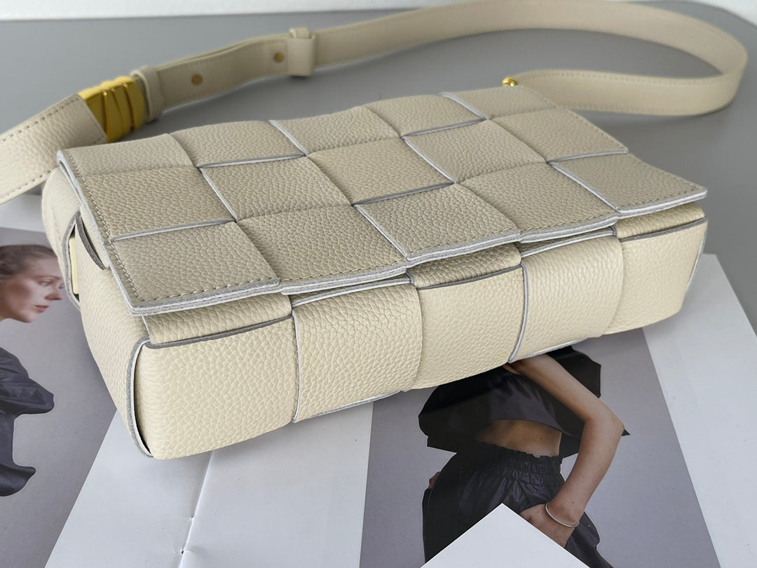 Bottega Veneta 23X15X5 Gray Designer Handbag - detail image 4