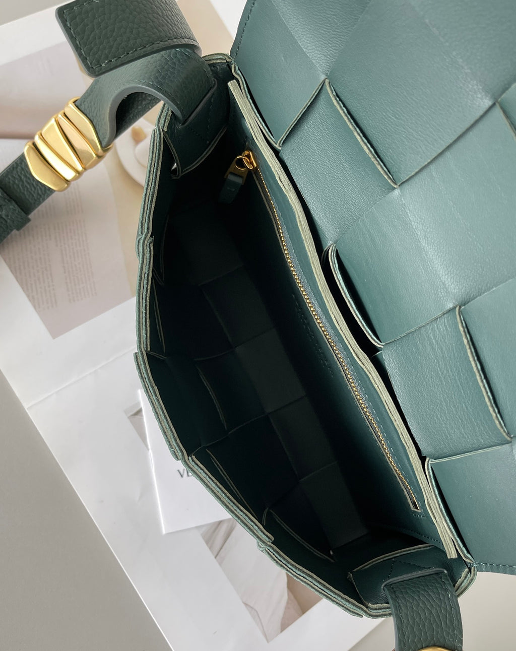 Bottega Veneta 23X15X5 Black Designer Handbag - detail image 9