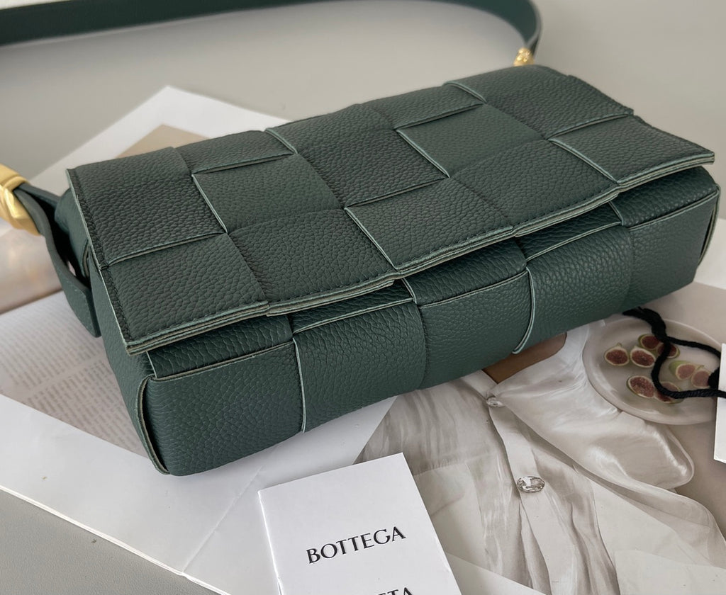 Bottega Veneta 23X15X5 Black Designer Handbag - detail image 5