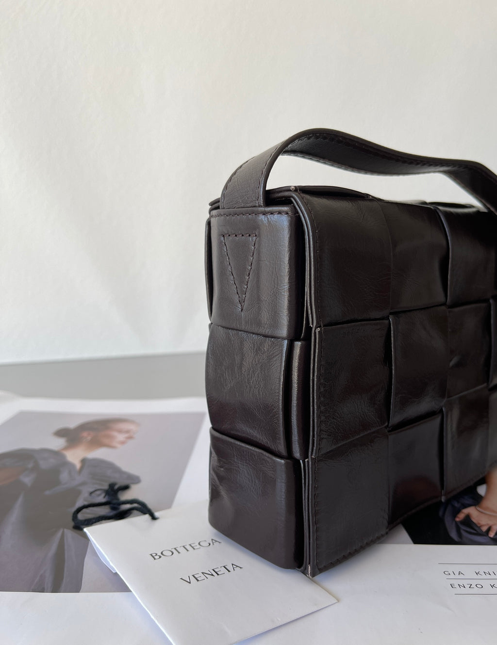 Bottega Veneta Black Designer Handbag Edition 617 - detail image 3