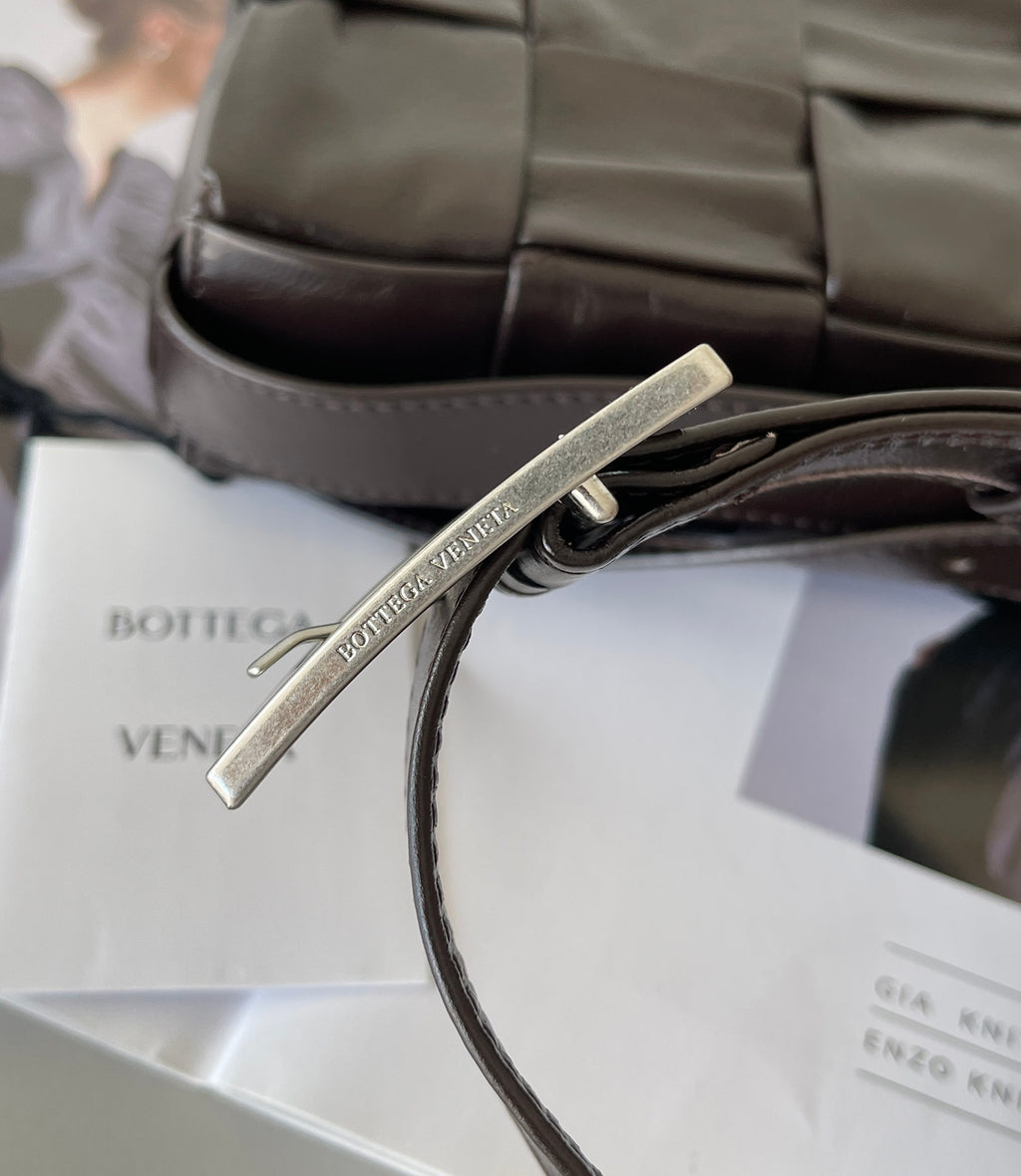 Bottega Veneta Black Designer Handbag Edition 617 - detail image 5
