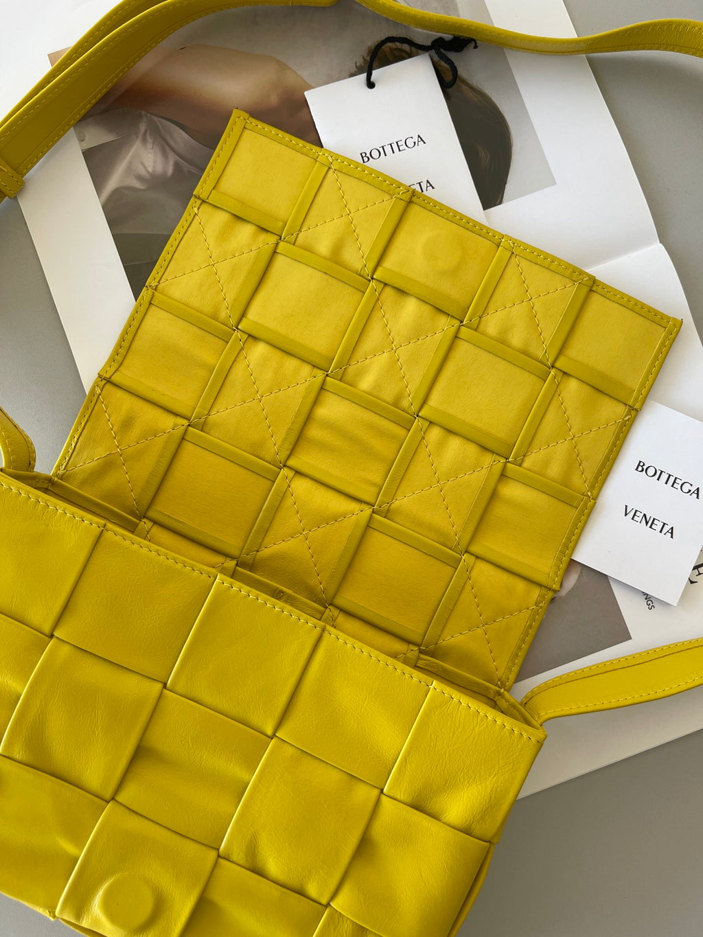 Bottega Veneta Yellow Designer Handbag Edition 8 - detail image 6