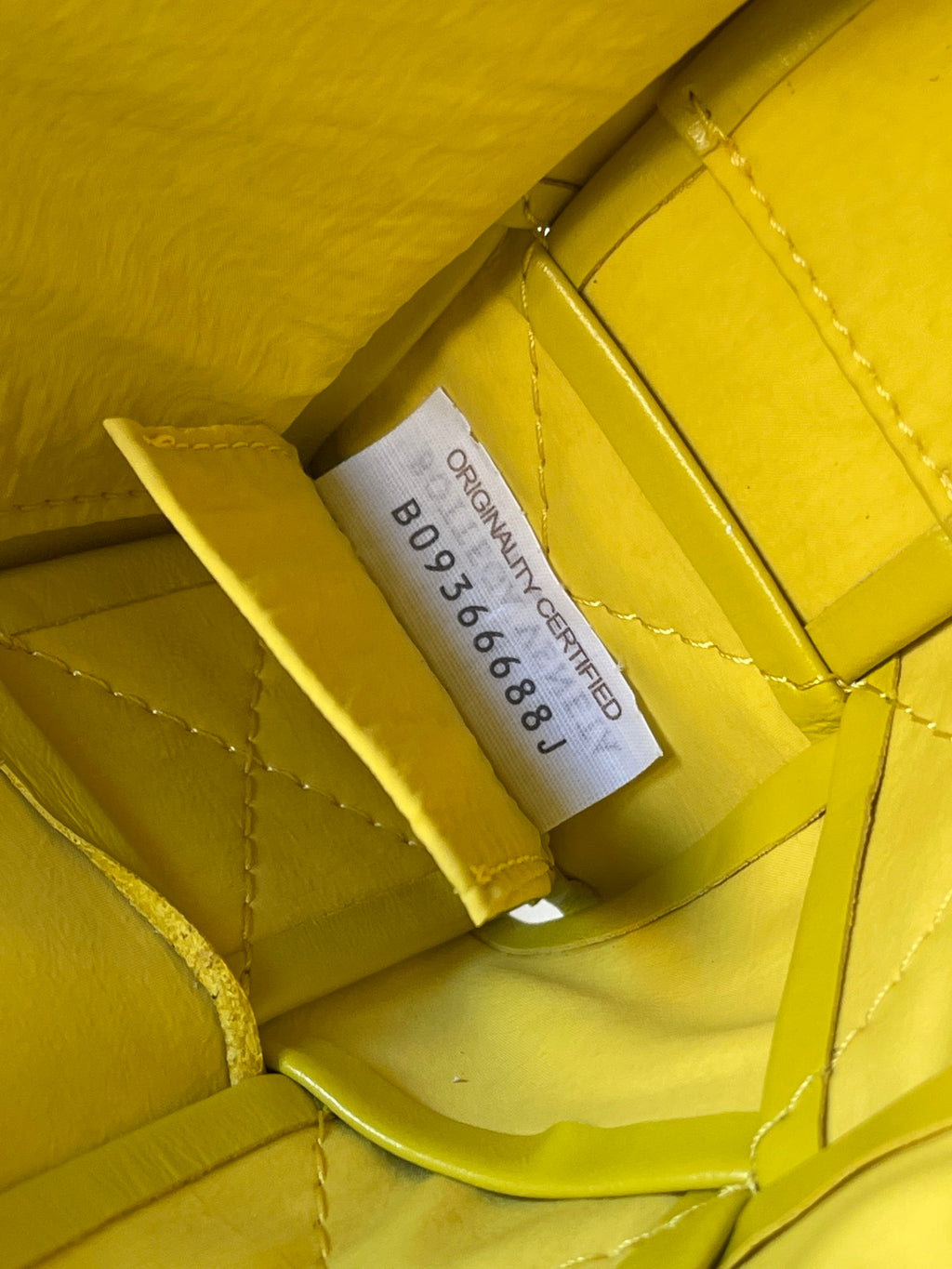 Bottega Veneta Yellow Designer Handbag Edition 8 - detail image 9