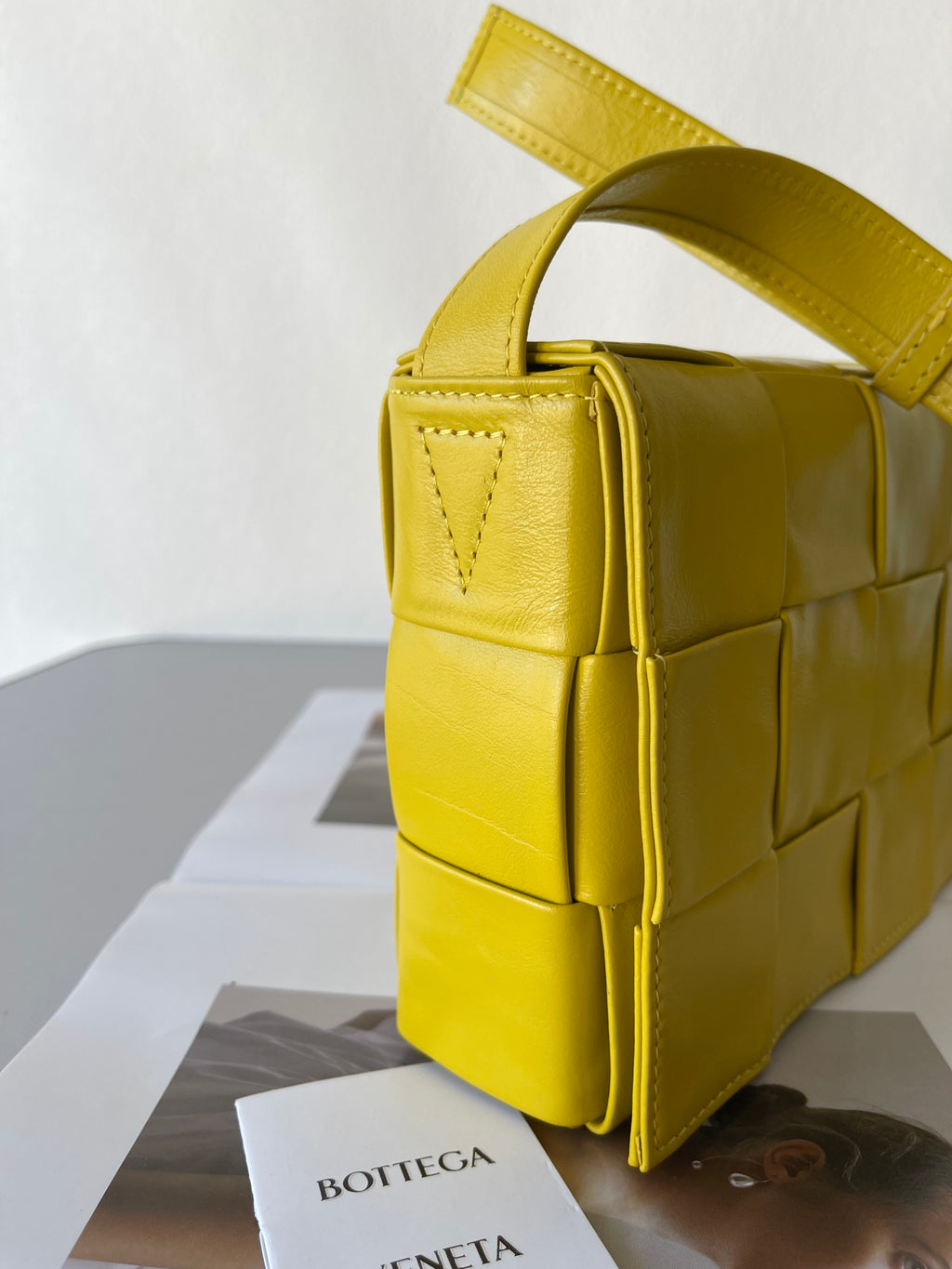 Bottega Veneta Yellow Designer Handbag Edition 8 - detail image 2