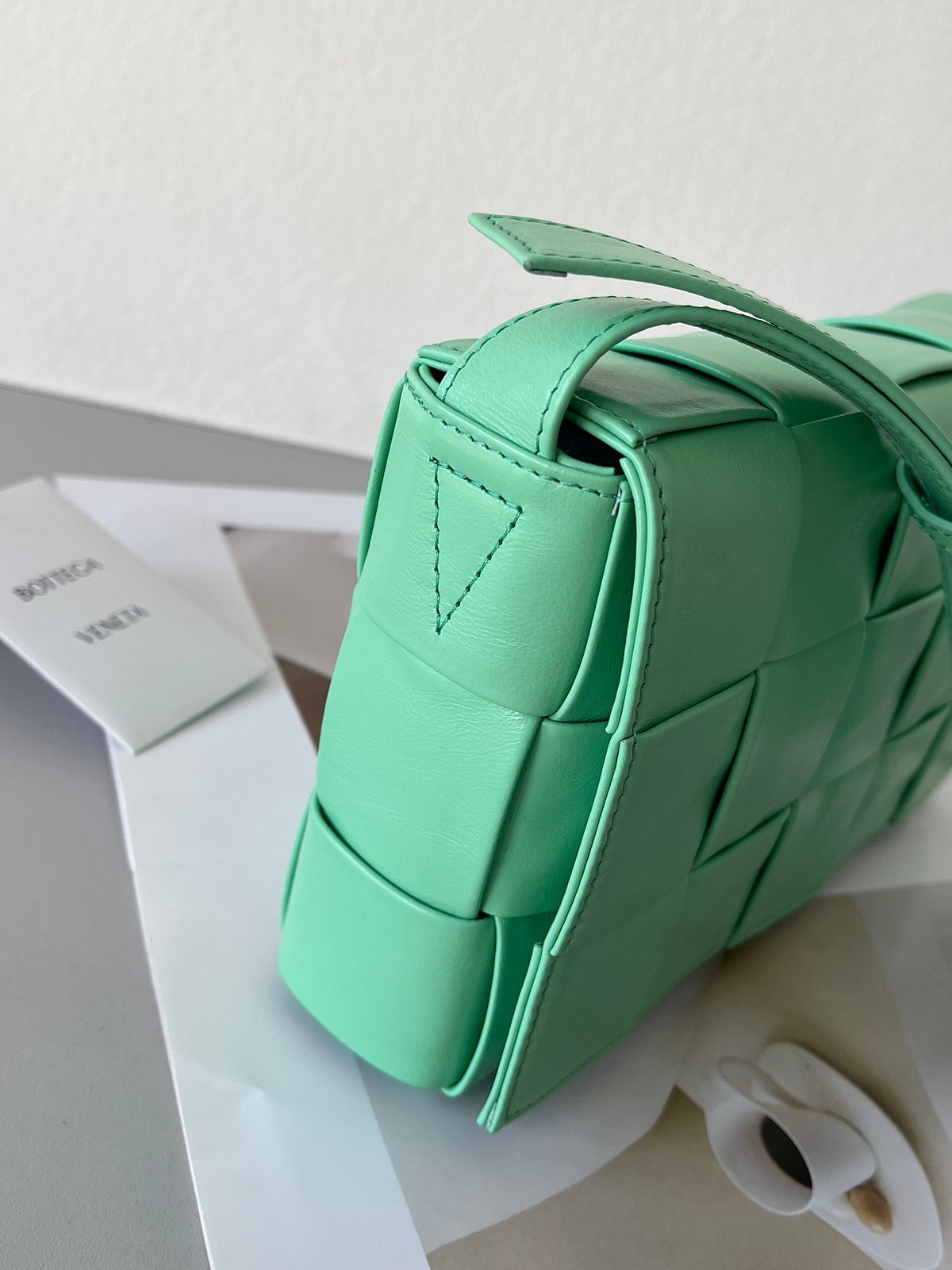 Bottega Veneta Green Designer Handbag Edition 21 - detail image 4