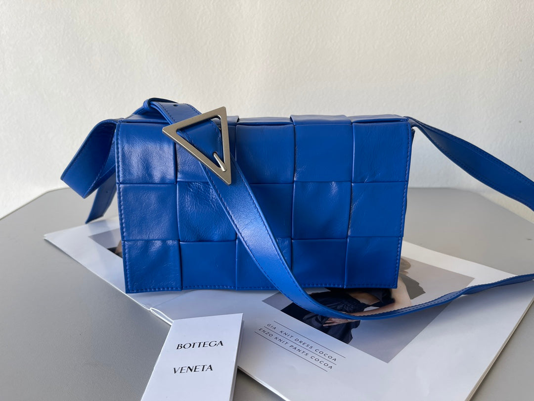 Bottega Veneta Blue Designer Handbag Edition 10
