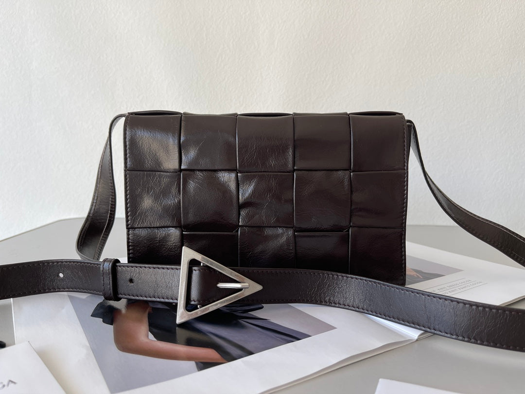 Bottega Veneta Black Designer Handbag Edition 616