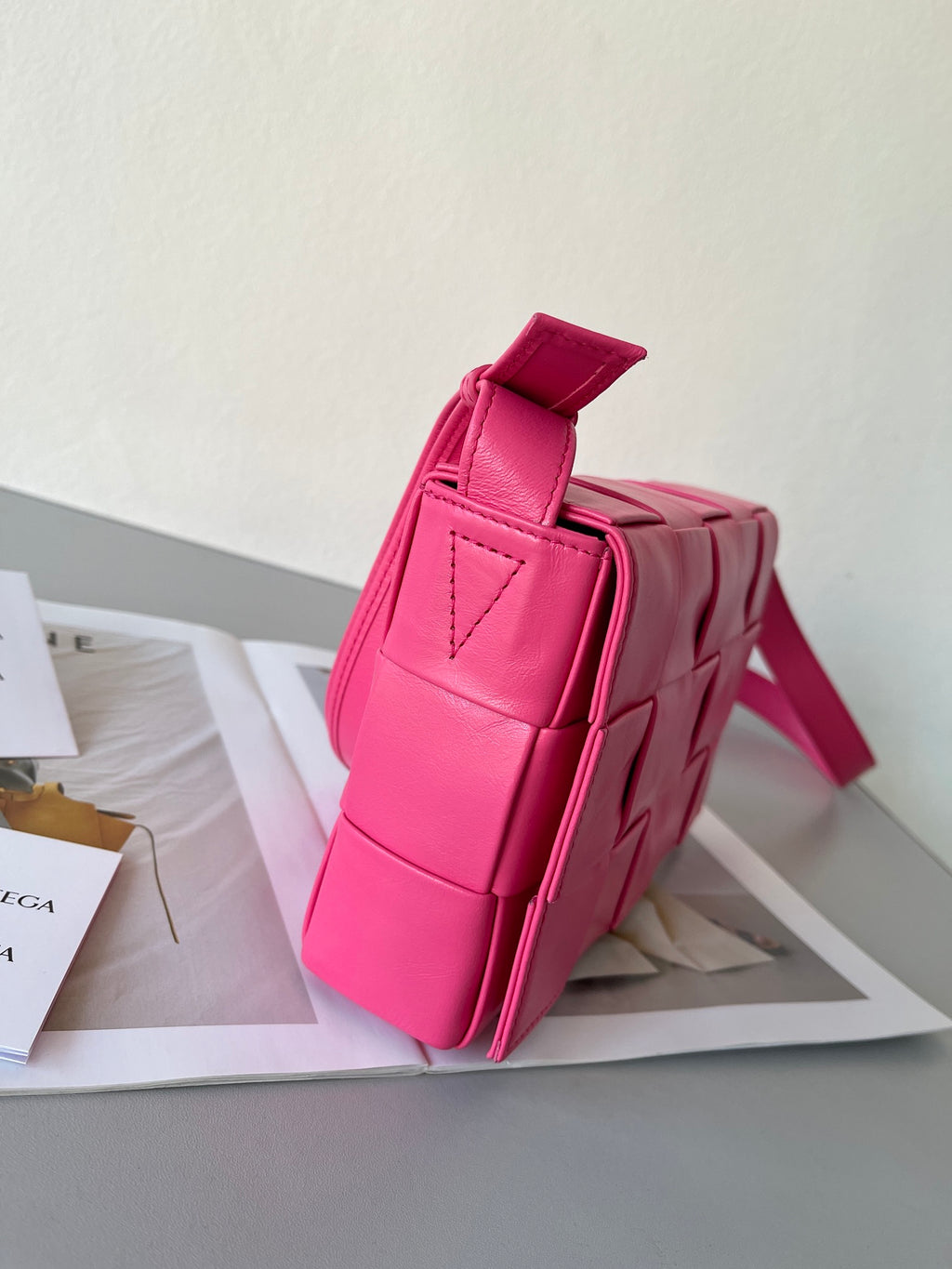 Bottega Veneta Pink Designer Handbag Edition 7 - detail image 3