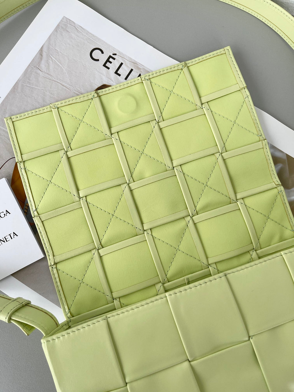 Bottega Veneta 667298 Gold & Green Designer Handbag - detail image 2