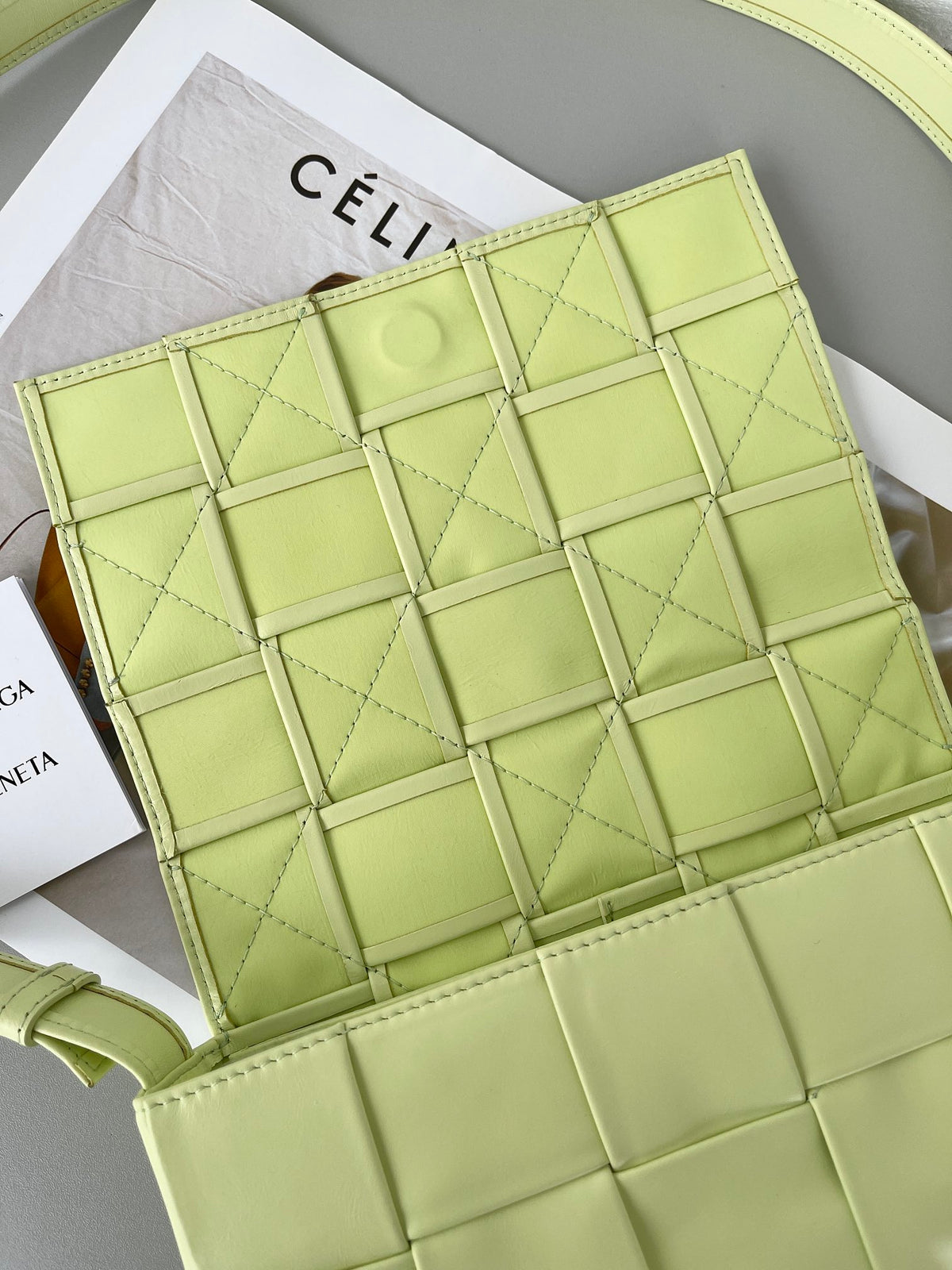 Bottega Veneta 667298 Gold & Green Designer Handbag - detail image 2