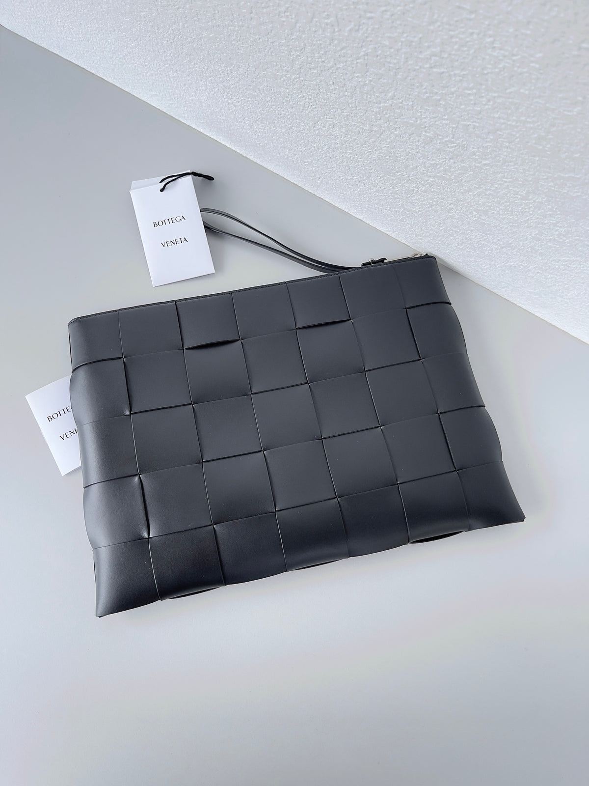 Bottega Veneta Black Designer Wallet Edition 20