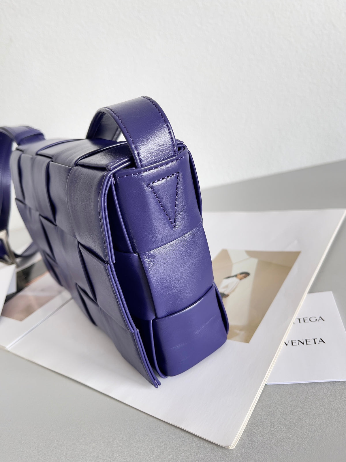 Bottega Veneta 667298 Blue Designer Handbag Edition 2 - detail image 3