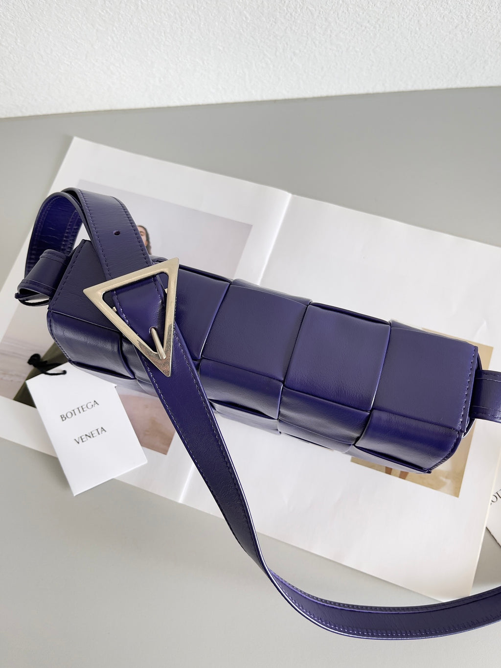 Bottega Veneta 667298 Blue Designer Handbag Edition 2 - detail image 2