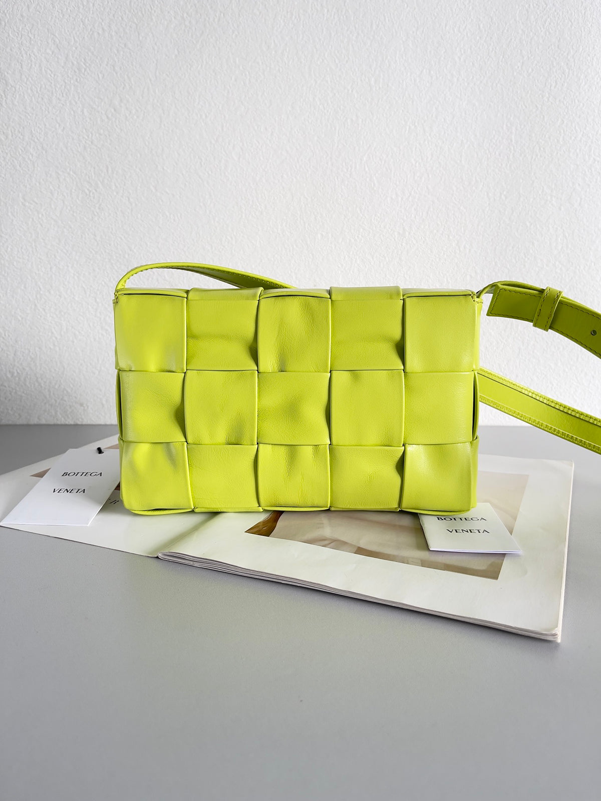 Bottega Veneta 667298 Yellow Designer Handbag - detail image 3