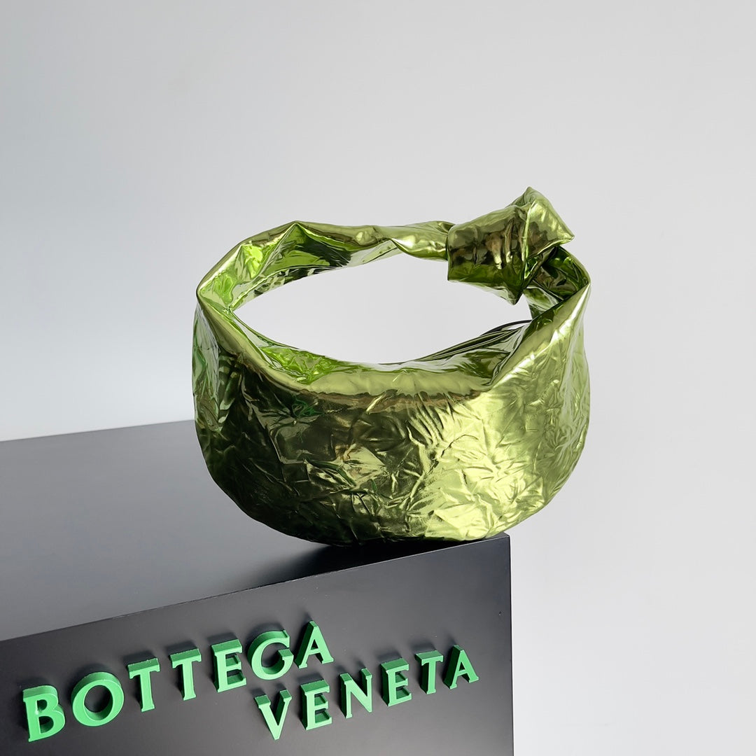 Bottega Veneta 651876 Black & Green Hobo Bag 23 × 15 × 5 cm