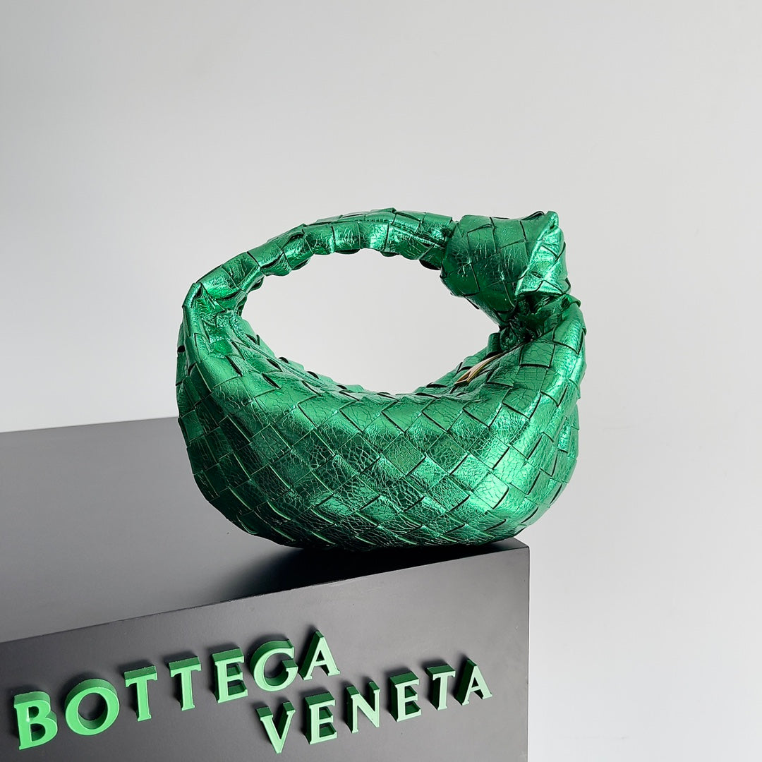 Bottega Veneta Green Designer Handbag Edition 3