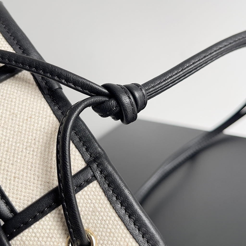 Bottega Veneta 680218 Black Designer Handbag - detail image 8