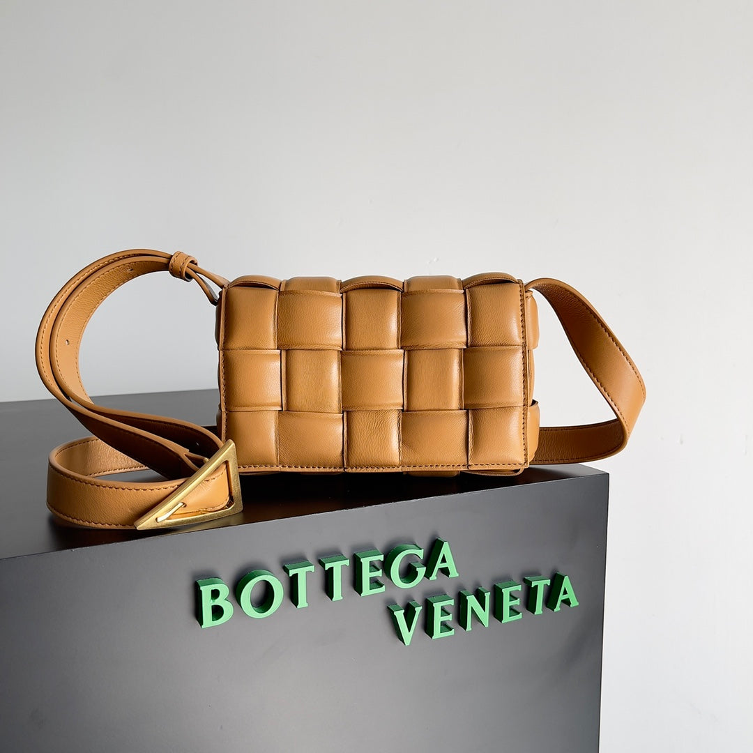 Bottega Veneta Orange Designer Handbag Edition 41