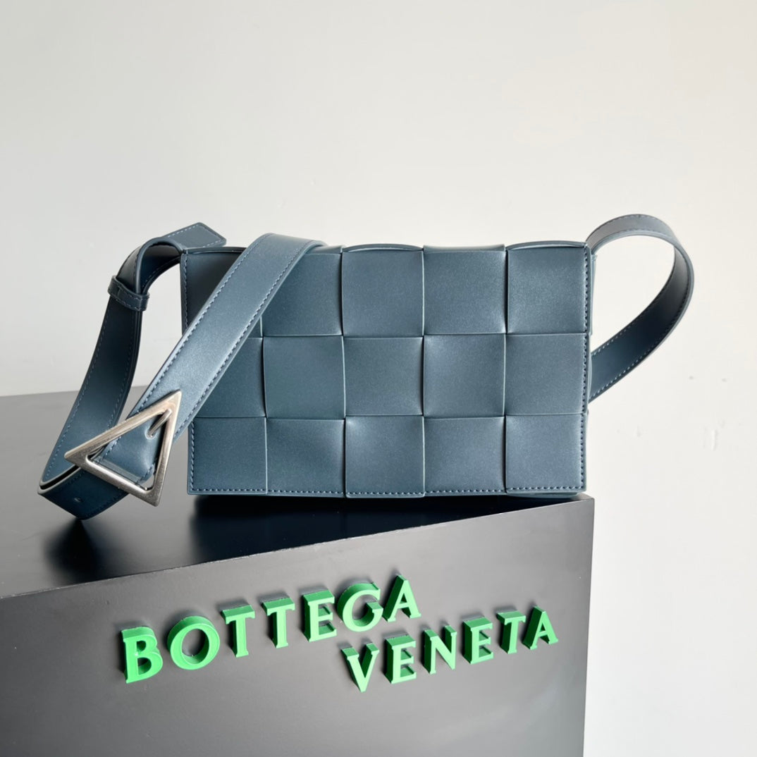 Bottega Veneta Black Designer Handbag Edition 336
