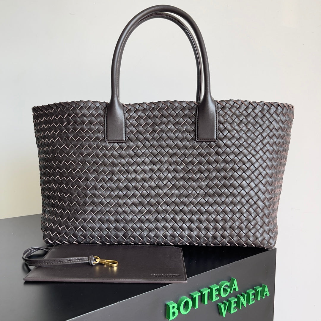 Bottega Veneta Black Designer Wallet Edition 42