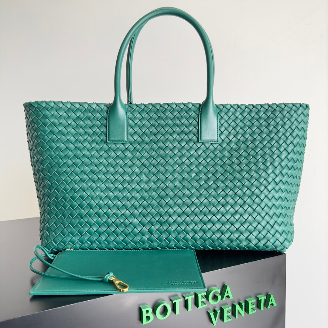 Bottega Veneta Green Designer Wallet Edition 15