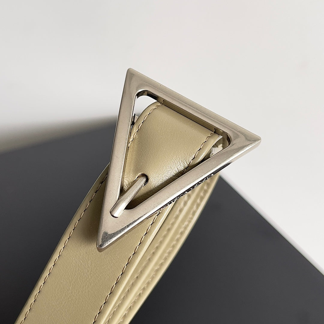 Bottega Veneta 667298 Gold Designer Handbag - detail image 5