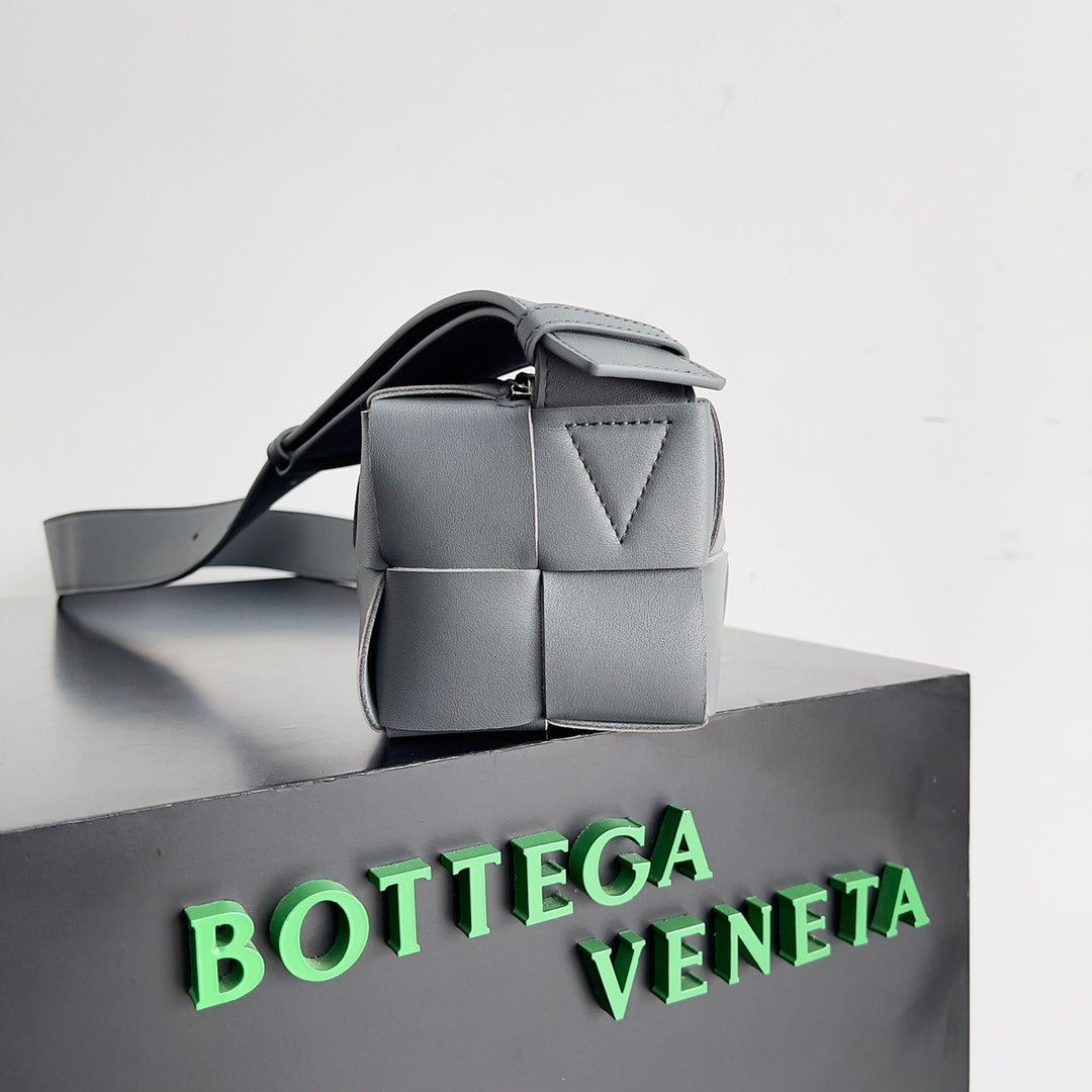 Bottega Veneta 729251 Silver Designer Handbag - detail image 2