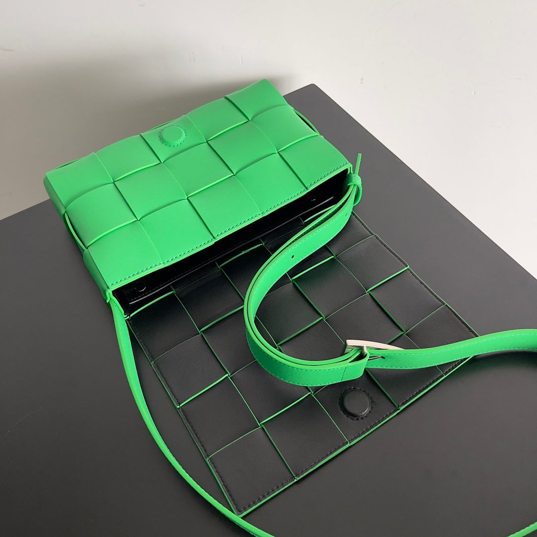 Bottega Veneta 708768 Green Designer Handbag - detail image 6