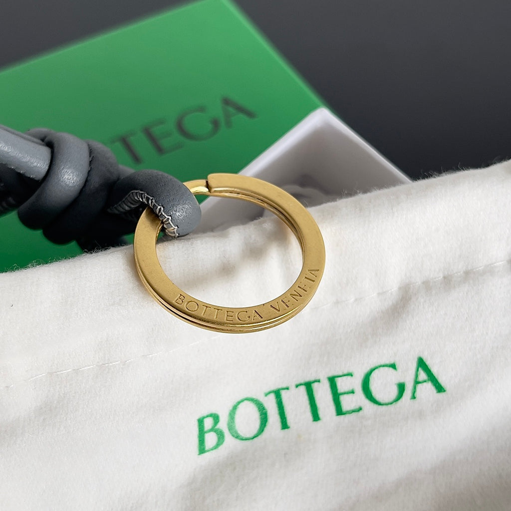 Bottega Veneta Silver Designer Handbag Edition 161 - detail image 5