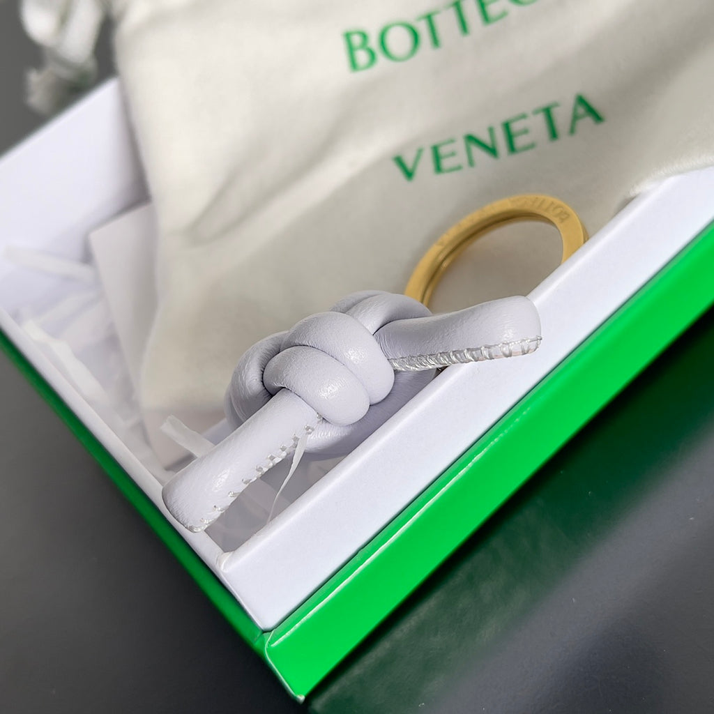 Bottega Veneta Silver Designer Handbag Edition 156 - detail image 5