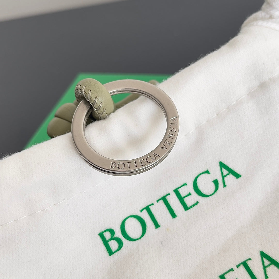 Bottega Veneta Silver Designer Handbag Edition 147 - detail image 6