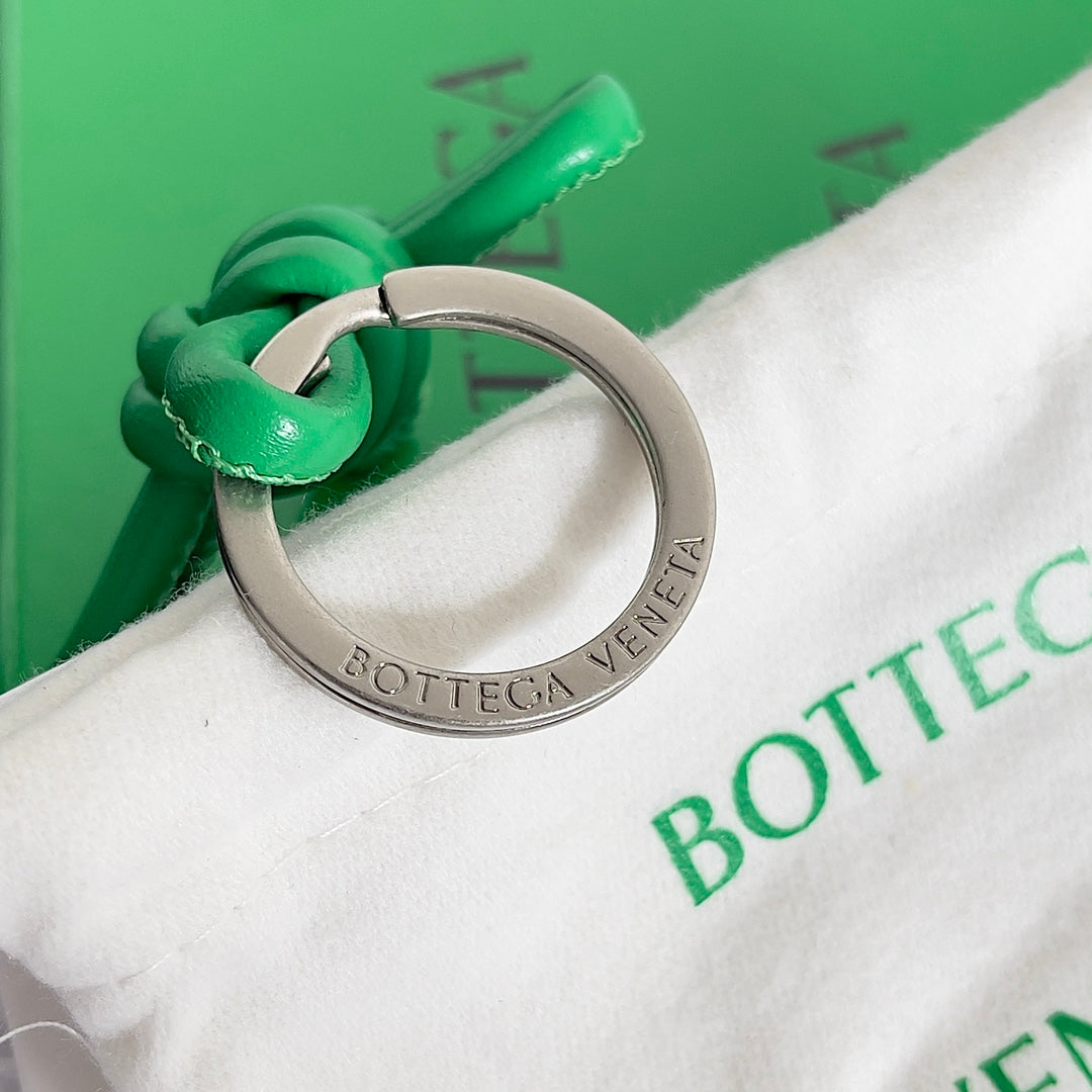 Bottega Veneta Silver Designer Handbag Edition 145 - detail image 6