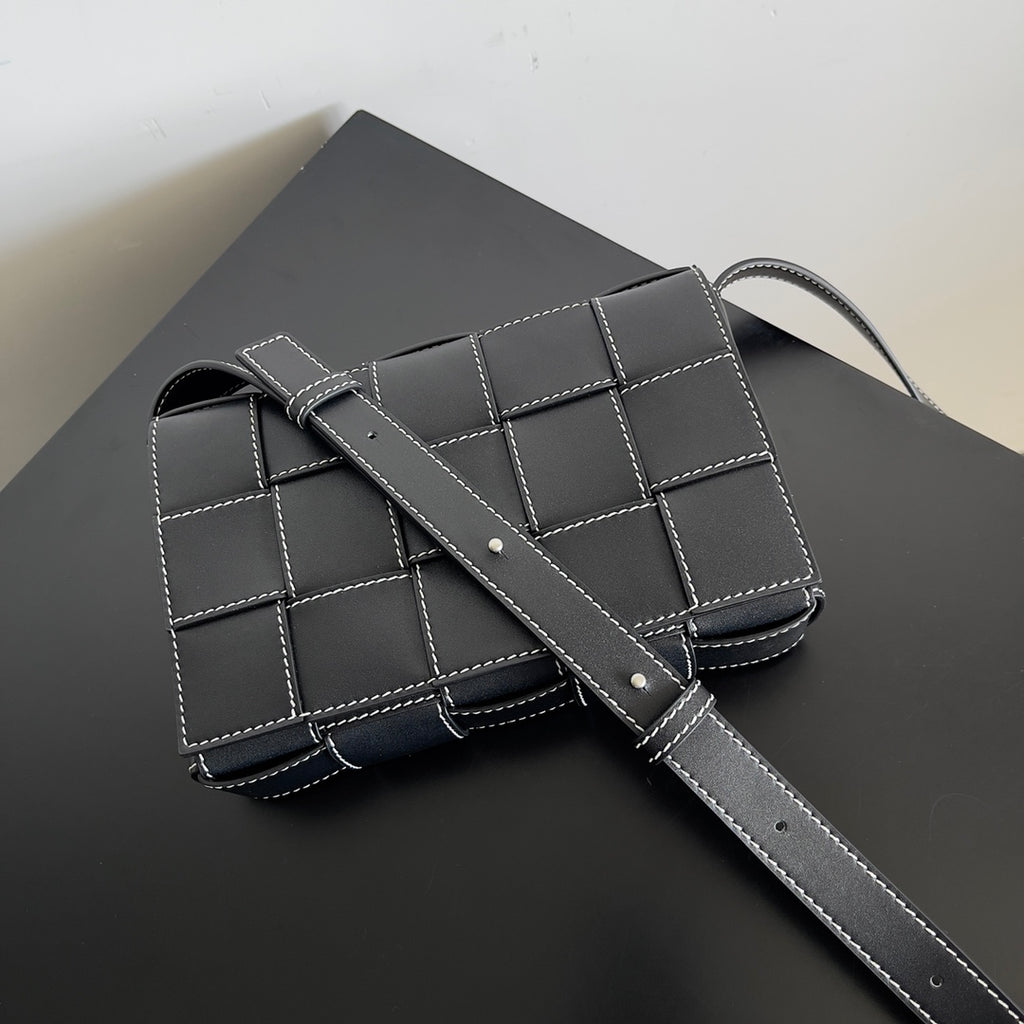 Bottega Veneta 758105 Black Designer Handbag - detail image 6