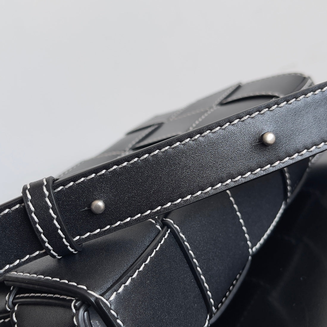 Bottega Veneta 758105 Black Designer Handbag - detail image 5