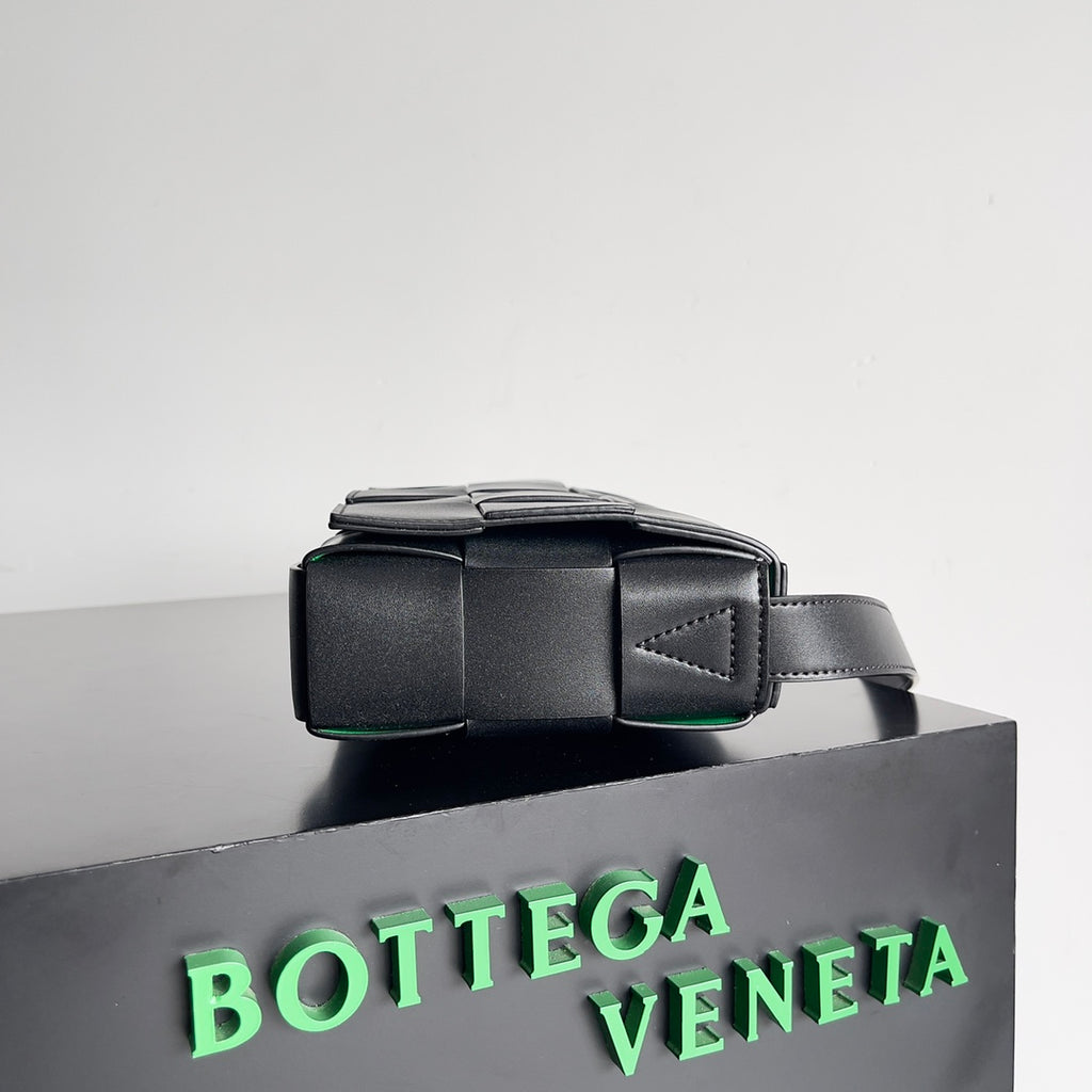 Bottega Veneta 708768 Black Designer Handbag Edition 4 - detail image 4
