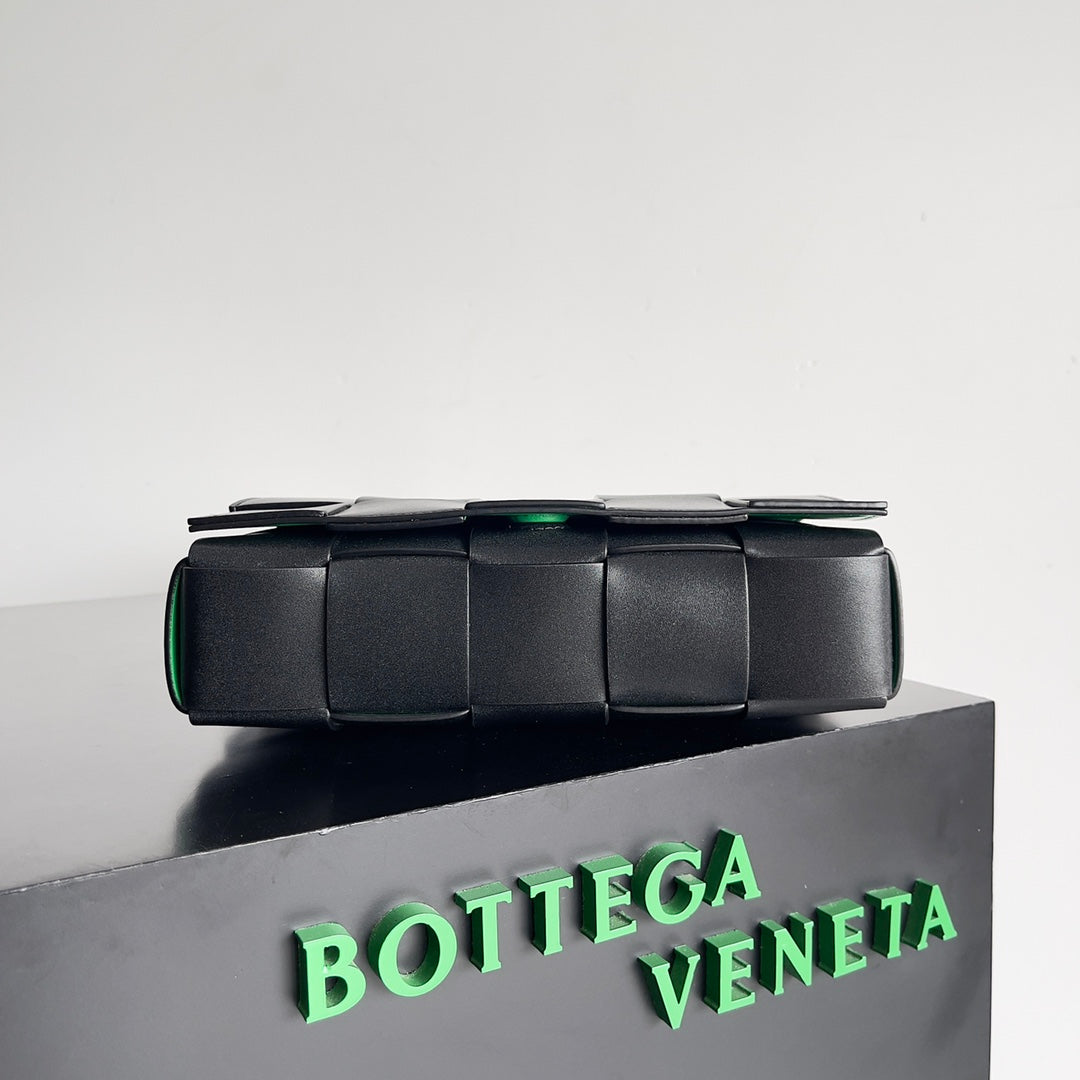 Bottega Veneta 708768 Black Designer Handbag Edition 4 - detail image 5